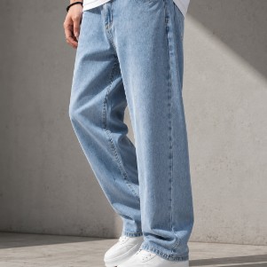 STRAIGHT FIT